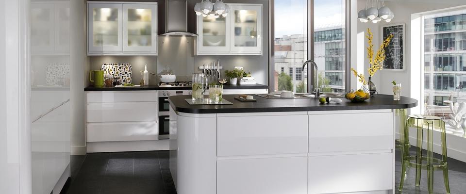 Howdens Gloss White Kitchen